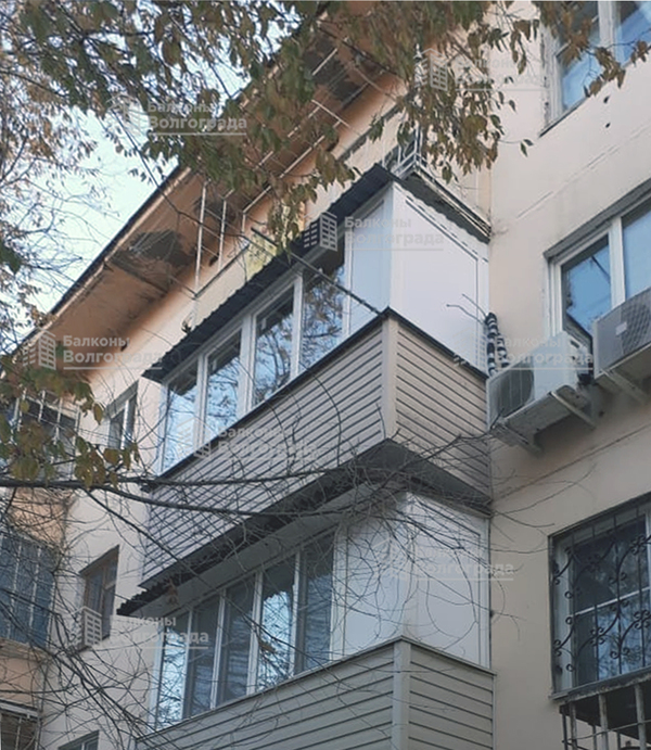 Балкон с крышей под ключ с расширением по основанию