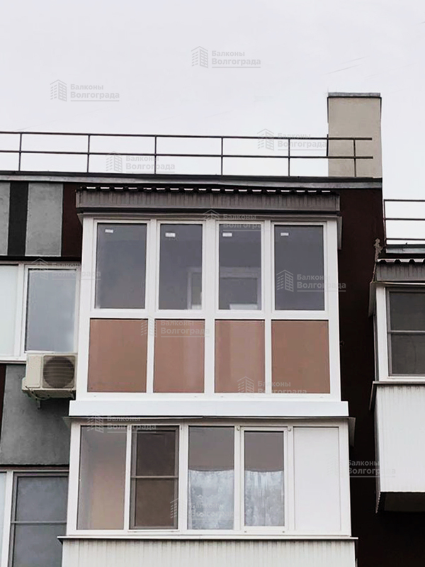 Остекление балкона от плиты до плиты с тонировкой нижнего яруса