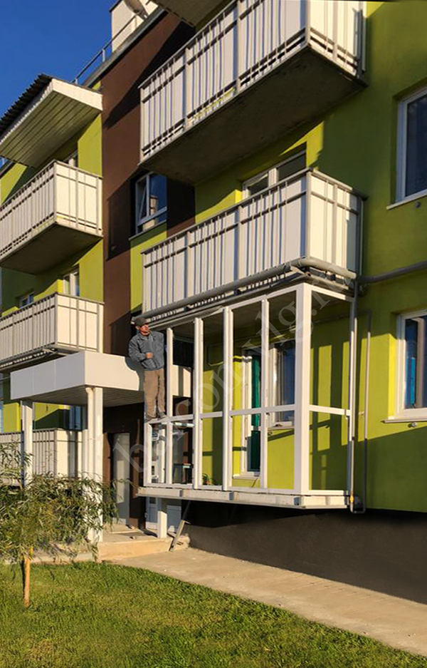 Остекление балкона с тонированными стеклопакетами Stis Color Бронза