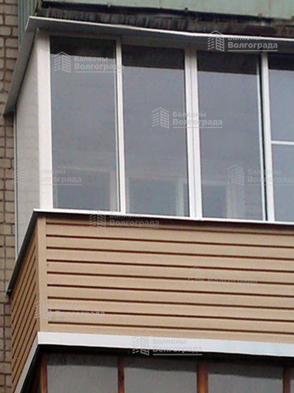 Раздвижное остекление балкона. Недорогой вариант